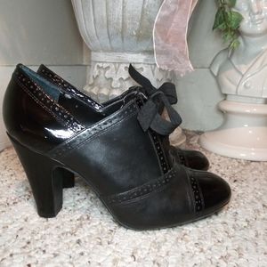 Gianni Bini Vintage Black Patent & Leather Victorian, Steampunk Style Shooties